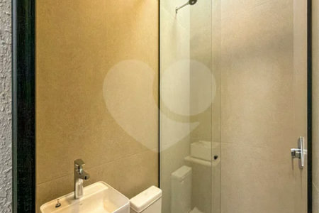Indaiatuba - Condominio Sapezal - R$ 2.400.000,00 - Área Total 360,00 m² - Área Construída 213,32 m² - TÉRREA - 03 suítes sendo a master com closet; - Escritório; Lavabo; Cozinha com cooktop e planejados; Gourmet com churrasqueira; Ambientes preparados para ar condicionado; Piscina com cascata,