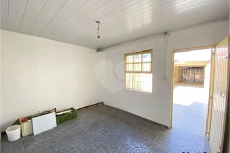 Casa com 224m², 3 dormitórios, 4 vagas, à venda na Vila Ema.