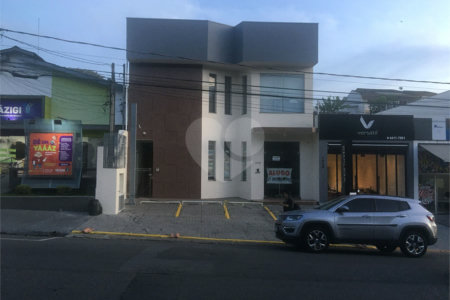 Sala Comercial na Prestigiada Alameda Lucas Nogueira Garcez
