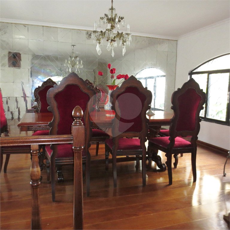 Suntuoso Sobrado na Saúde c/442m2 de construção - 3 Suítes/ 6 vagas