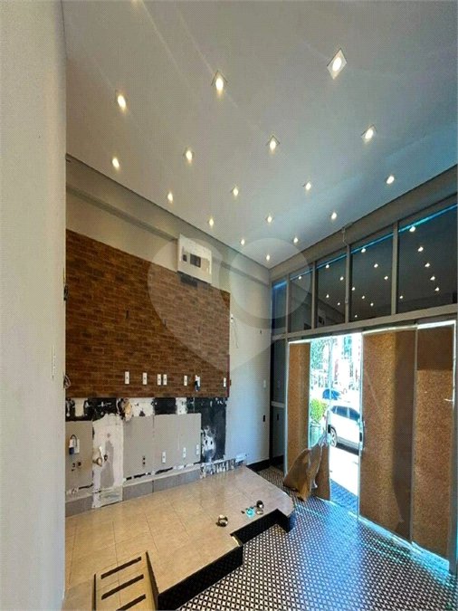 SALÃO COMERCIAL PARA LOCAÇÃO EM INDAIATUBA SP! - Av. Pres. Kennedy! - Salão comercial de 89,64 m² no térreo do Edifício Granada une modernidade, conforto e a melhor localização de Indaiatuba. Destaques do Imóvel: - Espaço Amplo: Salão principal com excelente iluminação natural. - Infraestrutura: