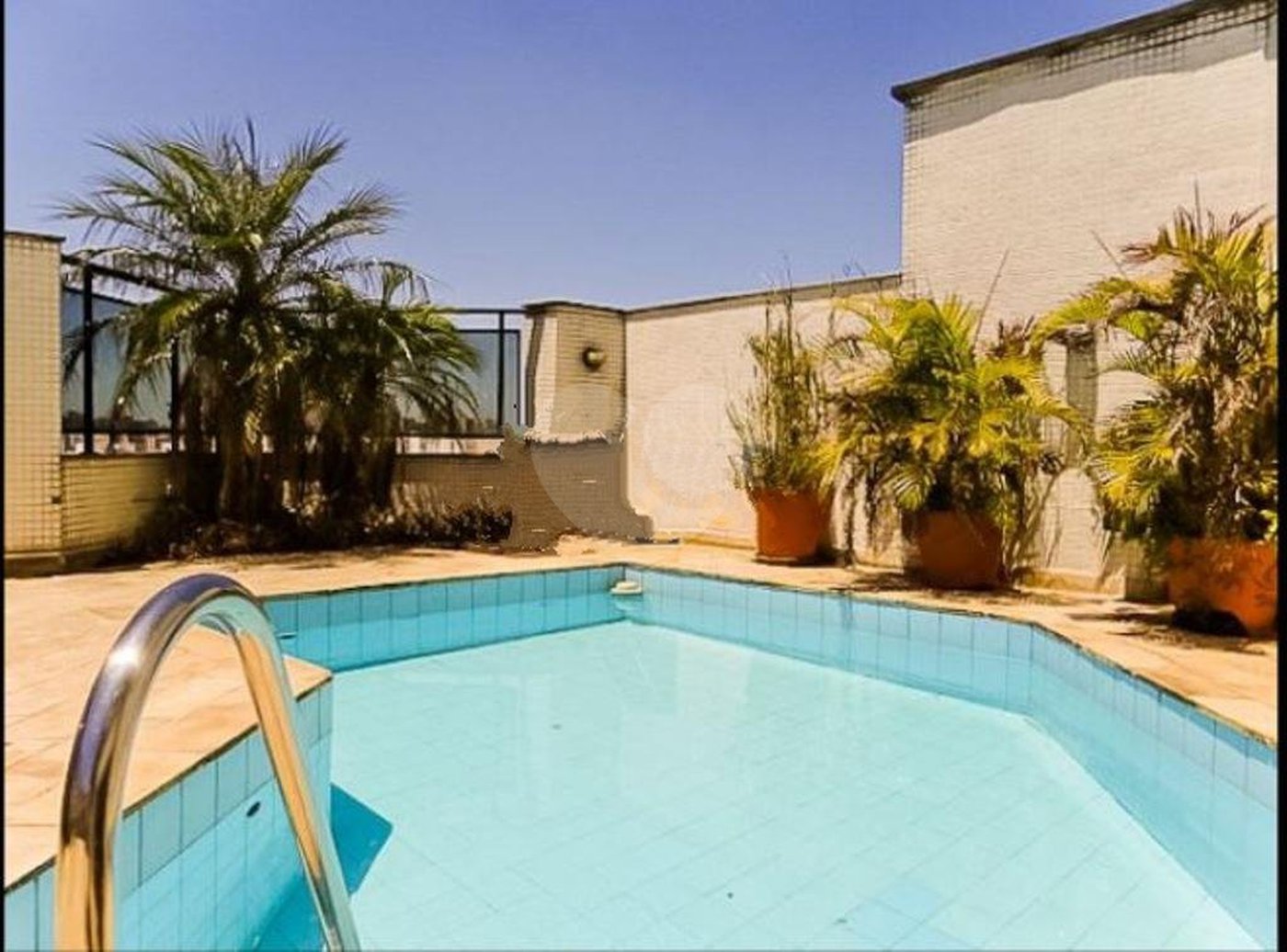 Cobertura duplex com churrasqueira e piscina