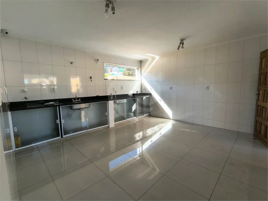 Casa para alugar com 3 quartos, sendo 1 suíte, em Jardim Dos Estados, Poços de Caldas - MG