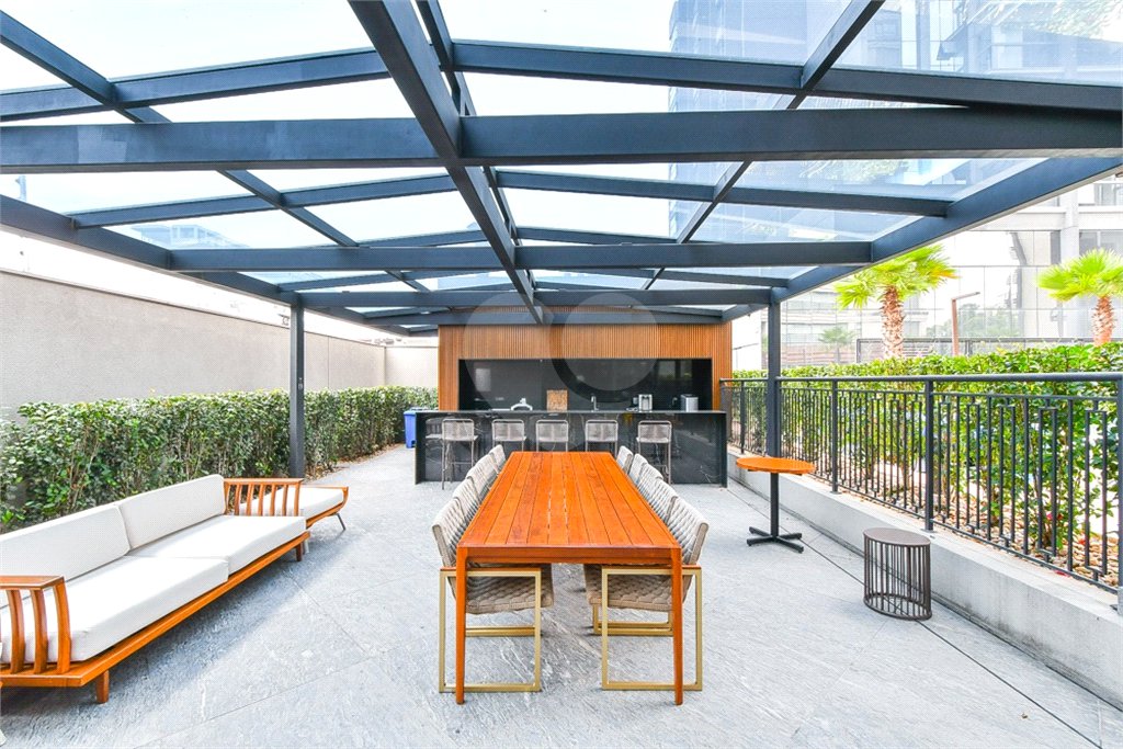 Apartamento para venda em Moema com 3 quartos, sendo 3 suítes, 2 vagas, 149 m²