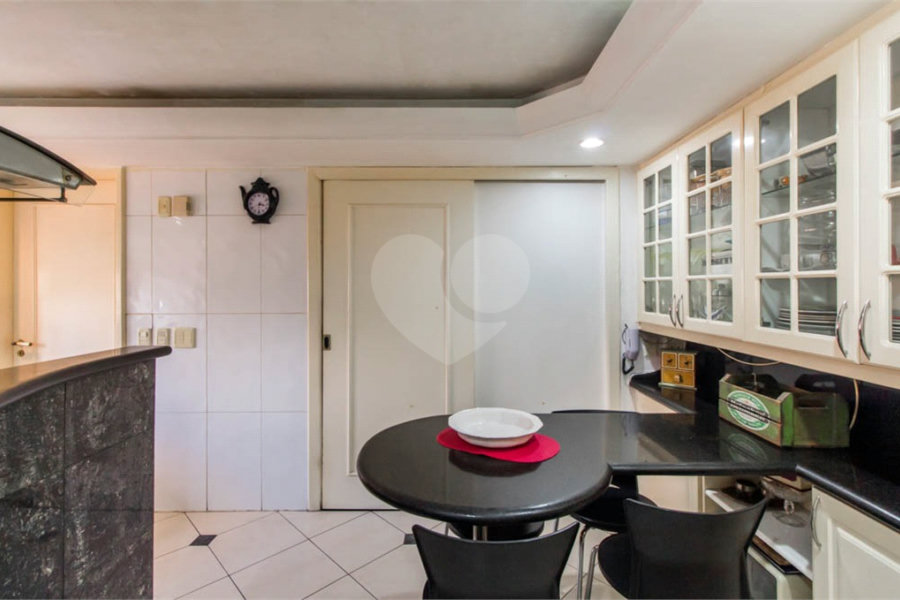 Apartamento com 4 quartos, 3 suítes, 6 vagas, 280 m²Sumaré Alto Padrão