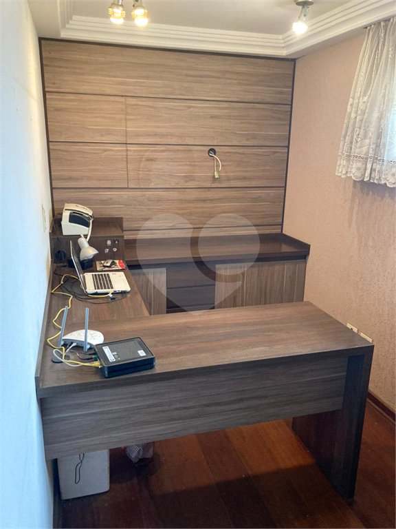 Casa Térrea com Acabamento em Tijolo Aparente e Quintal Amplo - Próximo ao Shopping Iguatemi