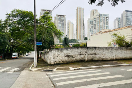 Terreno em Campo Belo