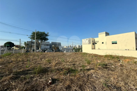 Terreno à venda em Jardim Esplanada - SP
