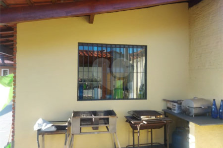 Casa à venda com 3 quartos, sendo 2 suítes,  em Capela, Vinhedo, SP