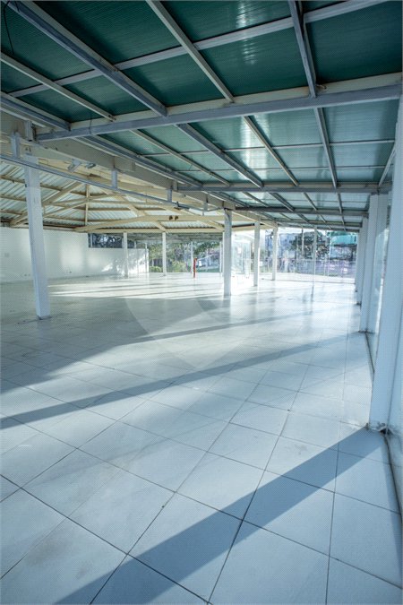 Lindo Salão Comercial para locação com 924m2 no Centro de Atibaia