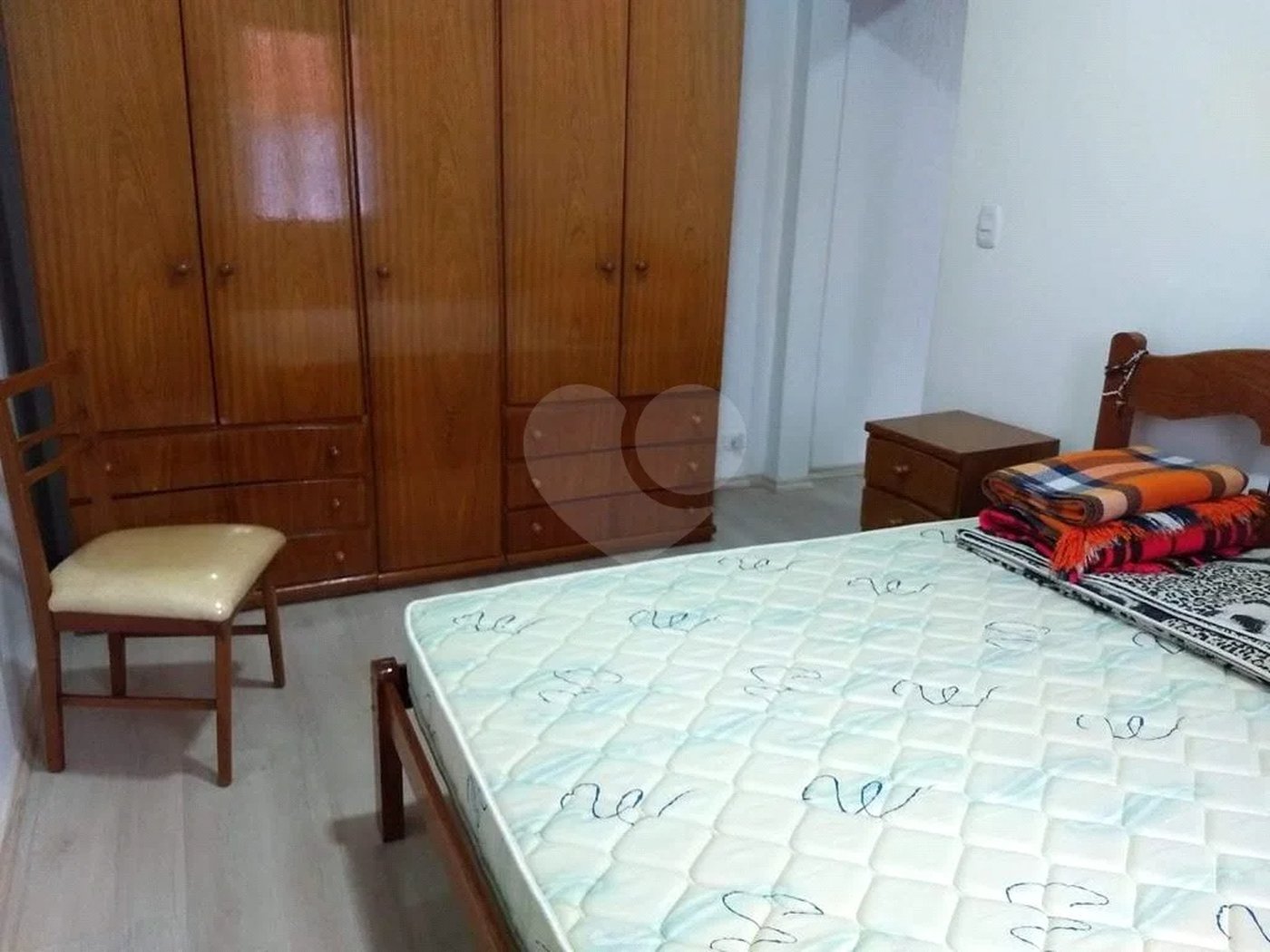 CASA TÉRREA À VENDA NA MOOCA - COM PORTEIRA FECHADA.