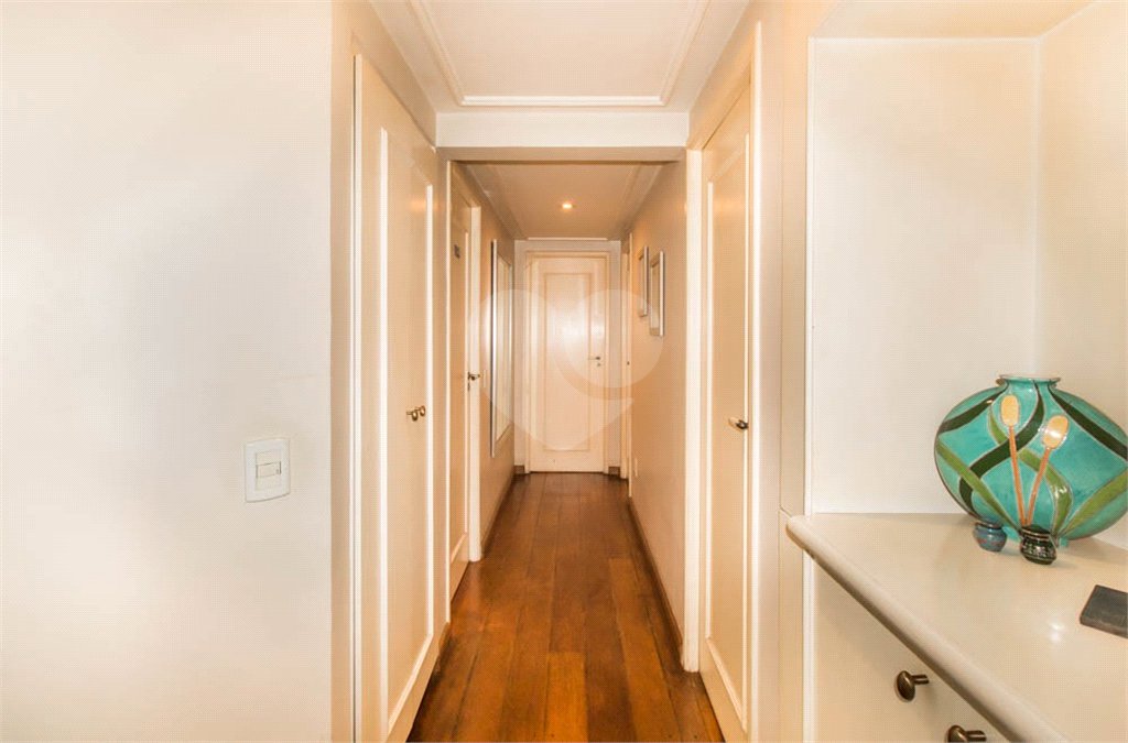 Apartamento com 4 quartos, 3 suítes, 6 vagas, 280 m²Sumaré Alto Padrão