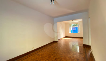 Casa à venda com 2 quartos, sendo 1 suíte, em Aclimação, São Paulo, SP