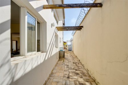 Casa à venda com 5 quartos, sendo 3 suítes, no condomínio Triplex, São Paulo - SP
