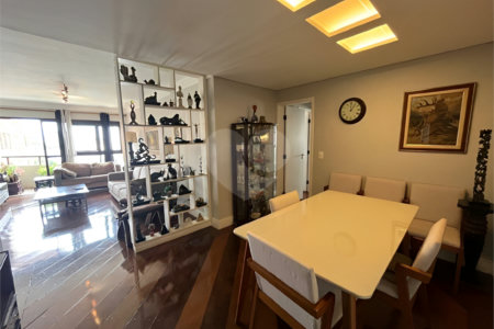 Apartamento à venda com 3 quartos, sendo 1 suíte, em Santo Amaro, São Paulo, SP