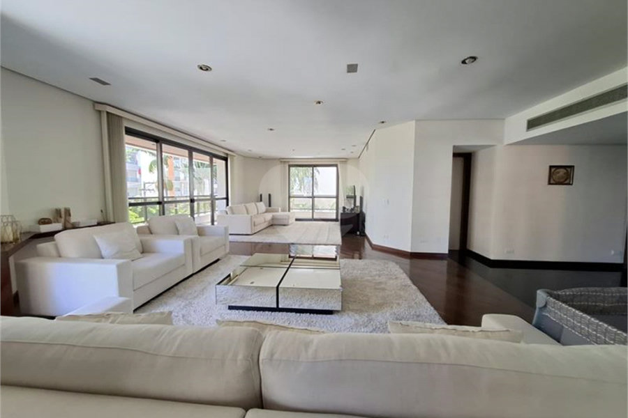Apartamento, a venda, com 300m² de área privativa, 4 suítes, 4 vagas - Santana / SP