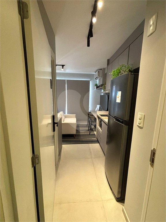 Studio mobiliado em andar alto com lazer completo em Indianópolis