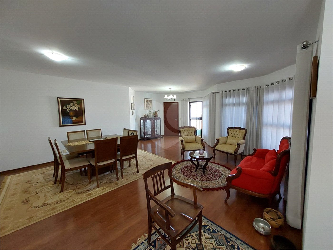 Apartamento com 3 suítes no centro de São Carlos
