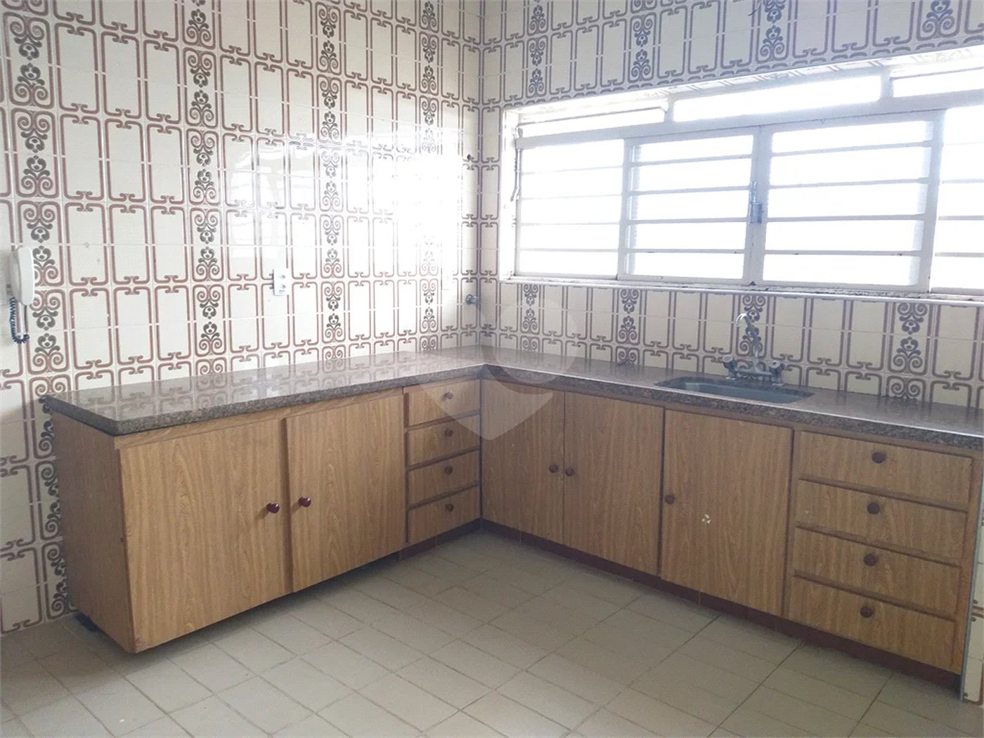 Casa à venda com 4 quartos, sendo 1 suíte,  no Centro, Vinhedo, SP