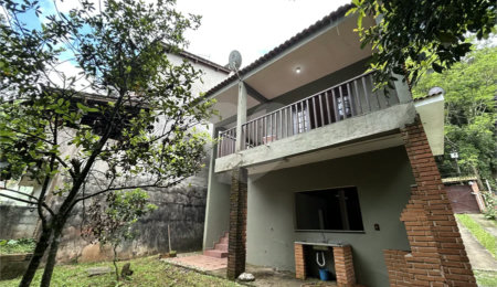 Casa à venda ou para alugar com 3 quartos, sendo 1 suíte,  no condomínio Iara Branca, Mairiporã - SP