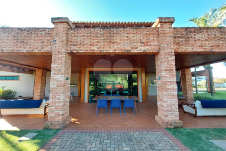 1008m² de frente pro campo de golf