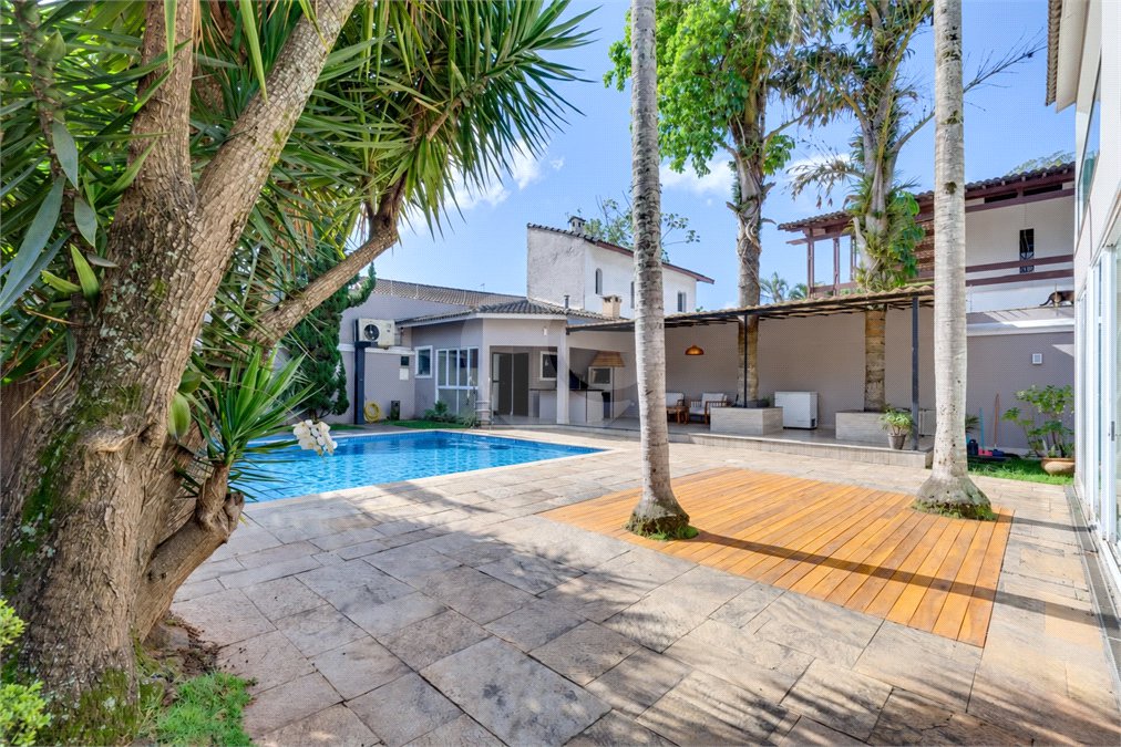 Casa à venda com 4 quartos, sendo 2 suítes, em Interlagos, São Paulo, SP