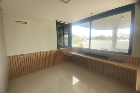 Casa à Venda no Condomínio Damha III