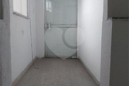 Prédio comercial próximo ao Centro de Campo Grande