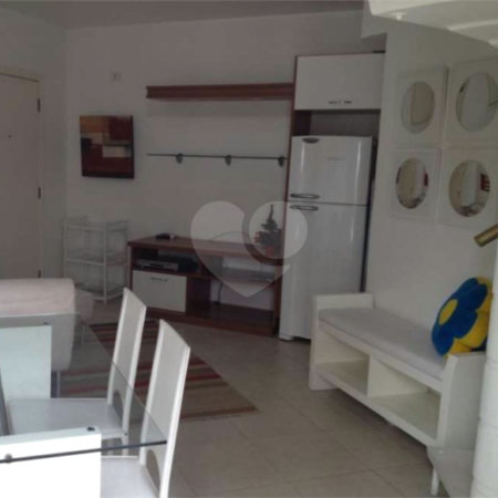 Apartamento em Cambuci