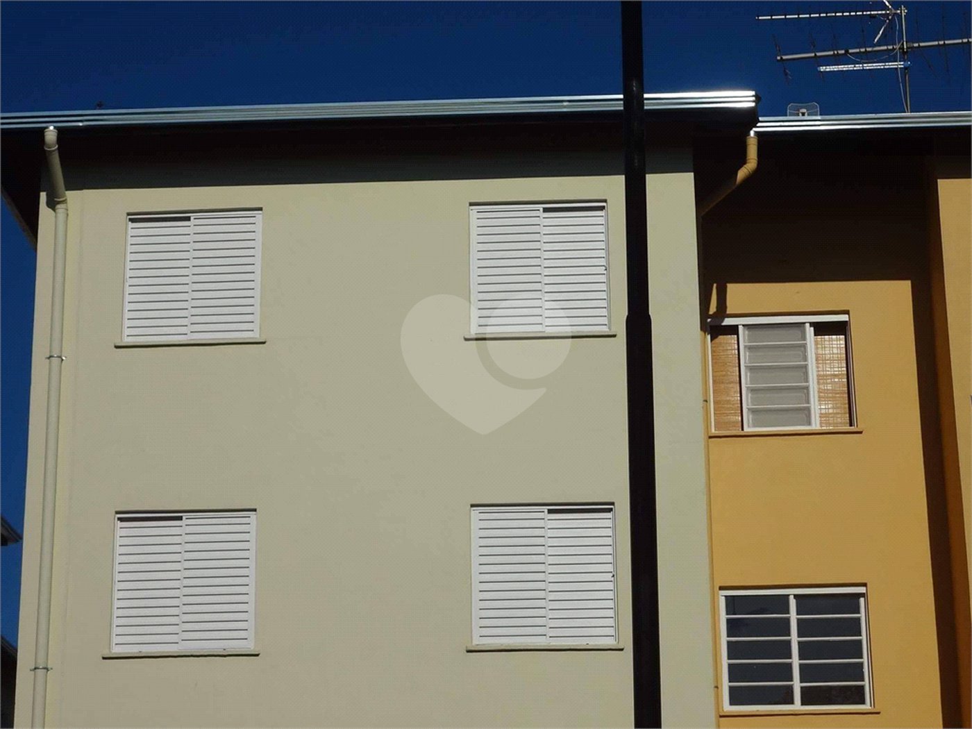 Apartamento no Condomínio Residencial Ipê I .