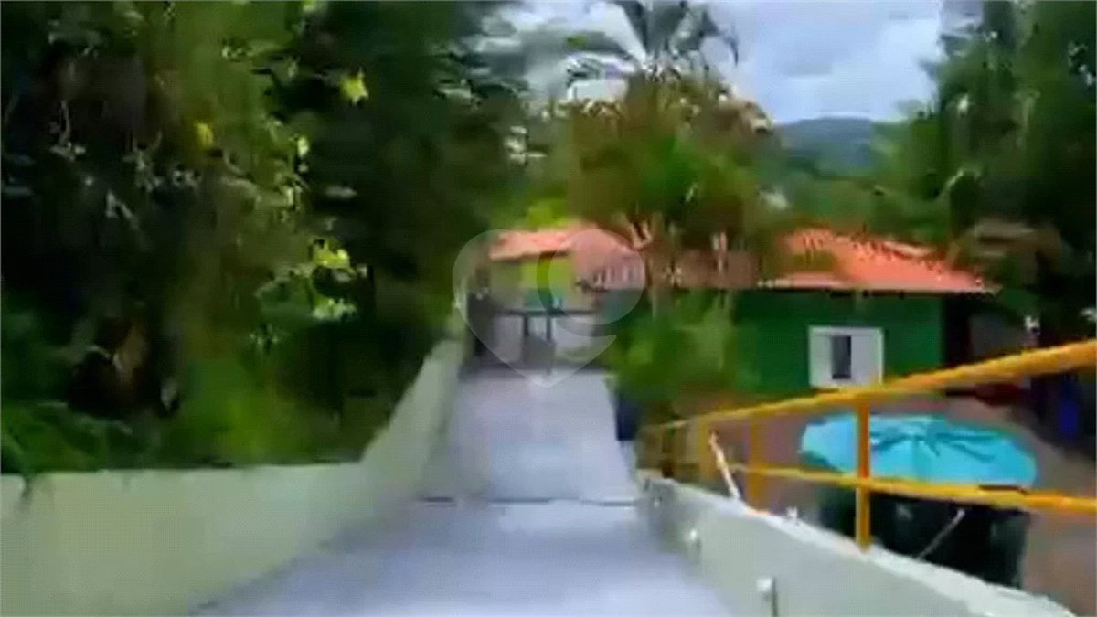 Chácara com Vista para a Represa de Igaratá + Piscina e Área Gourmet