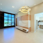 Casa térrea com 3 suítes no Condomínio Residencial Viena em Indaiatuba-SP - Acabamento de alto padrão - R$ 1.690.000,00 - AT 250 m² - AC 158 m² - 3 suítes,, sendo 1 suíte master com closet - Sala para dois ambientes (estar e jantar) - Cozinha planejada com ilha cooktop, forno elétrico e micro-ondas,
