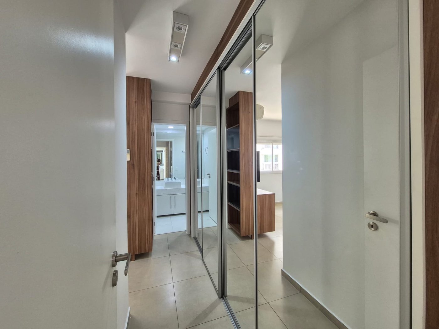 Apartamento à venda ou para alugar, 110m² com 2 quartos, sendo 1 suíte, escritório e  vagas Condomínio Paulistano, São Paulo - SP
