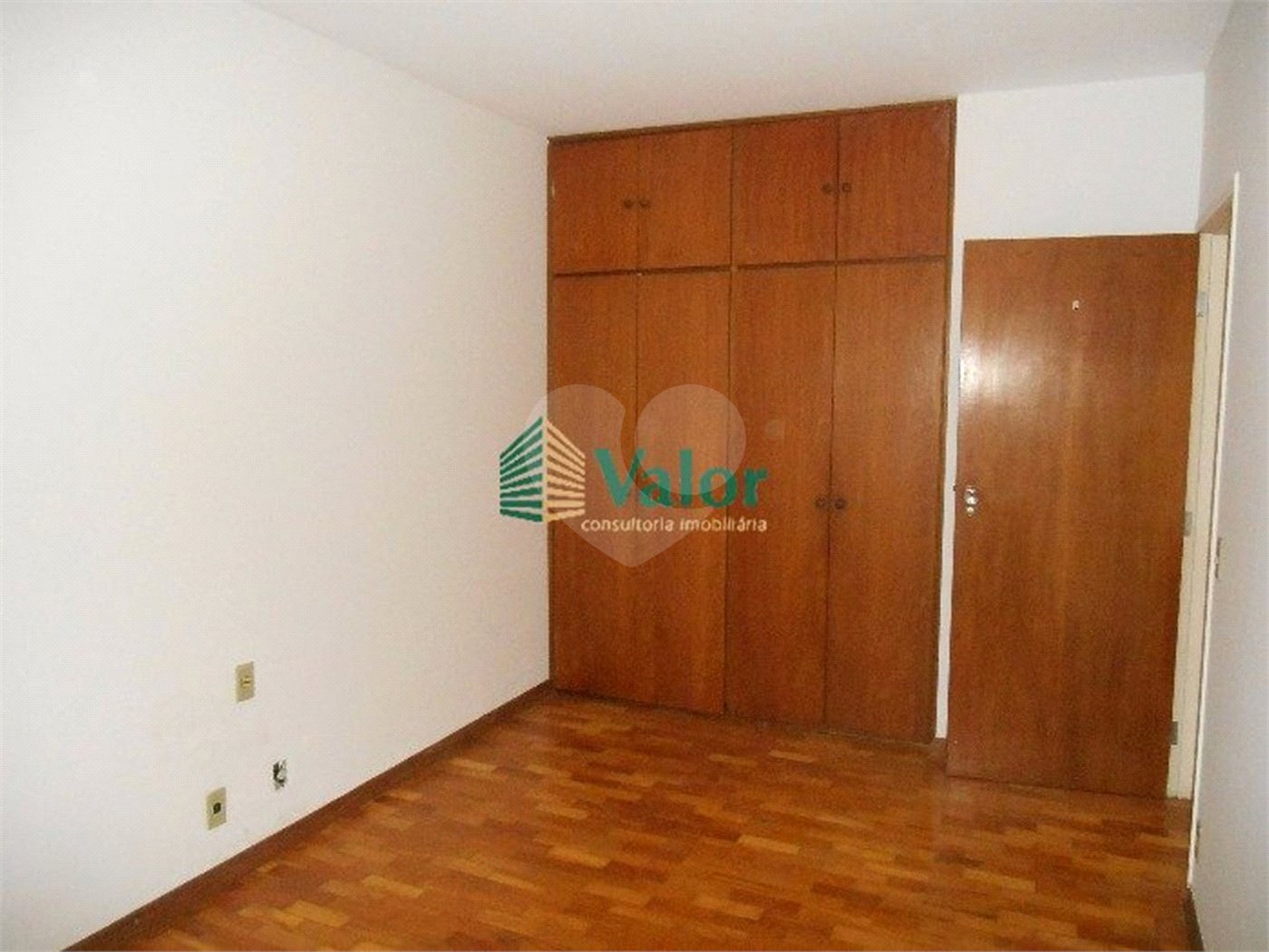 Apartamento com 3 dormitórios.