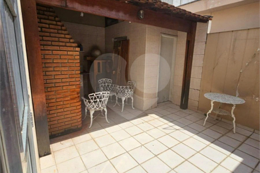 Casa Térrea na Vila Formosa de 233m2 com 3 dorms, 1 suíte, 3 banheiros e 4 vagas. Estuda permuta.