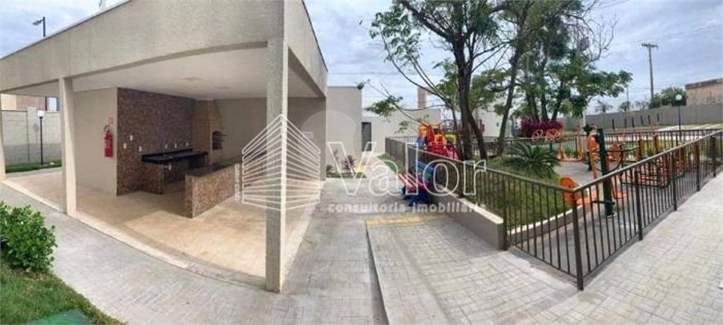 Apartamento no Condomínio Monte Athos.