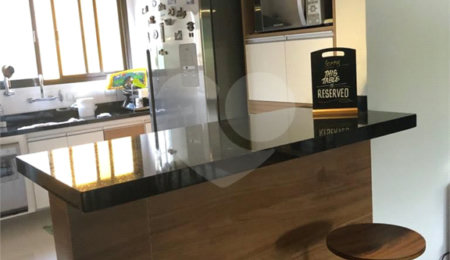 Apartamento à venda com 4 quartos, sendo 2 suítes,  em Vila Mariana, São Paulo, SP