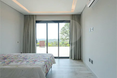 Casa à venda com 4 suítes no condomínio Vale da Santa Fé, Vinhedo - SP