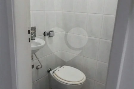 Sala com consultório odontológico à venda na Liberdade