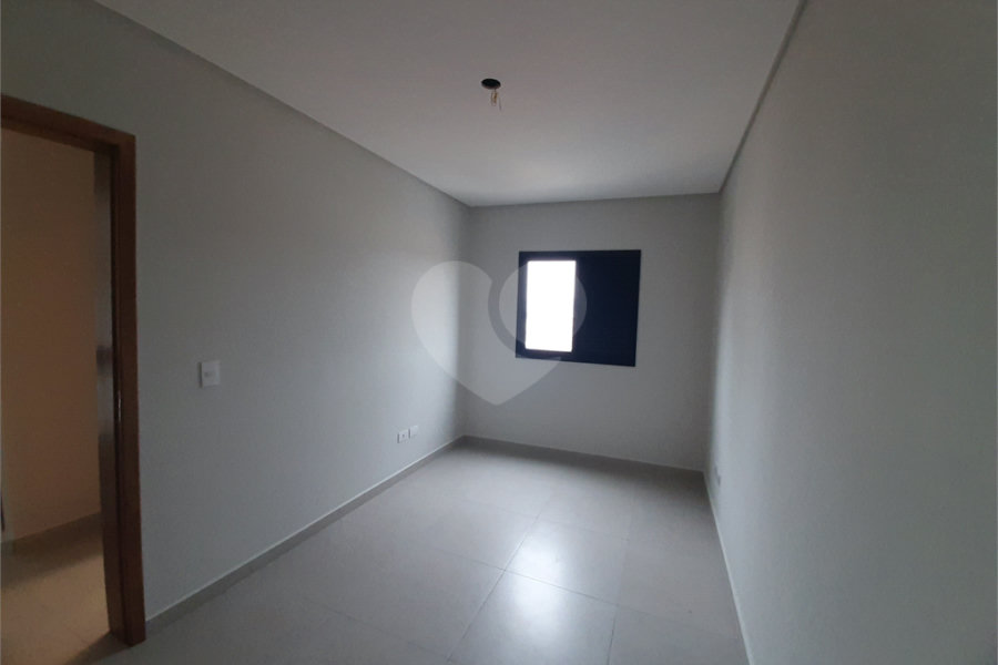 Apartamento com 44m2, 2 quartos, banheiro, sala integrada à cozinha, varanda gourmet e 1 vaga