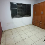 Casa sobrado para venda no Jardim das Torres