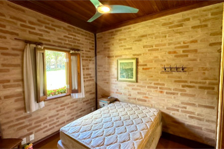 Casa para venda no Condomínio Vivenda do Broa.