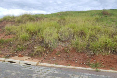 Terrenos de 300 metros em condomínio fechado e prontos para construir na região de Atibaia