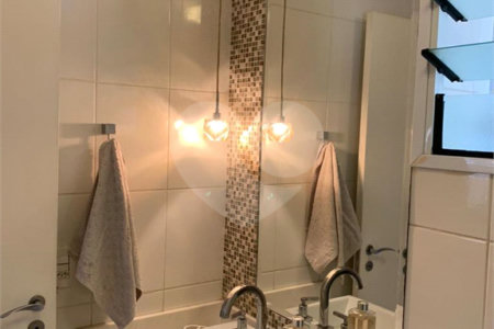 Apartamento á venda na Saúde com 75 m², com 3 dormitórios 1 suíte e 2 vagas de garagem