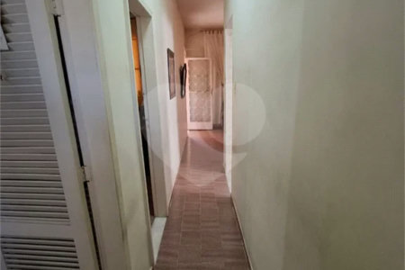 Ó TIMO CASA COM 3 QUARTOS E TERRAÇO EM CONTOMINIO FECHADO