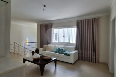 Lindo sobrado com 4 suites e piscina à venda, 365m², por R$ 2.450.000,00 no condomínio Villa Suiça, em Indaiatuba/SP.