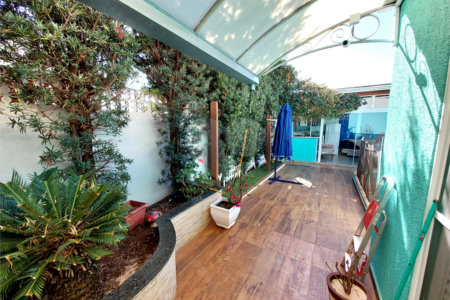 Casa residencial com ponto comercial a venda no Centro