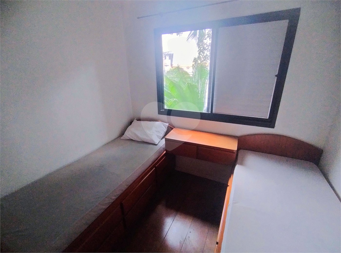 Apartamento na Saúde - 2 quartos com 1 suíte, varanda e 2 vagas