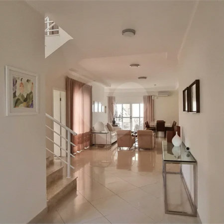 Lindo sobrado com 4 suites e piscina à venda, 365m², por R$ 2.450.000,00 no condomínio Villa Suiça, em Indaiatuba/SP.