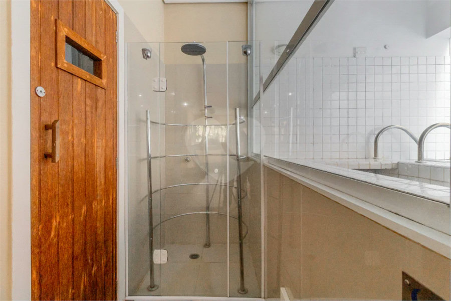 **Apartamento reformado em Higienópolis | 75 m² | 2 dormitórios | 2 banheiros | 1 vaga**